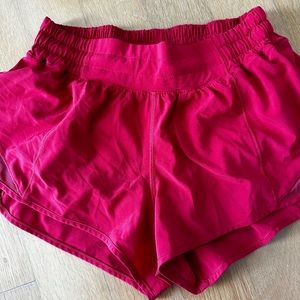Lululemon Hottie Hot Shorts 2.5”